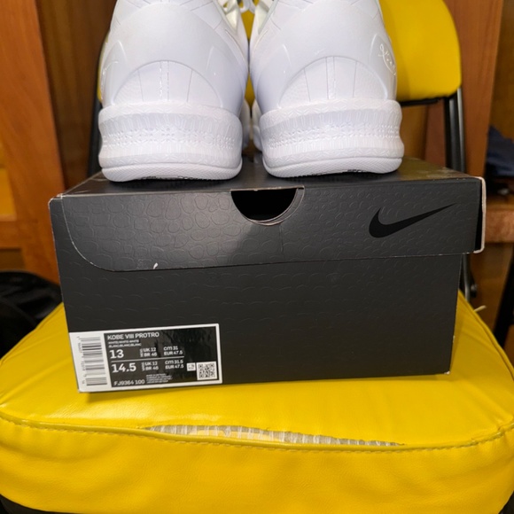 Nike Kobe 8 Protro Halo. Size 13. main image 7